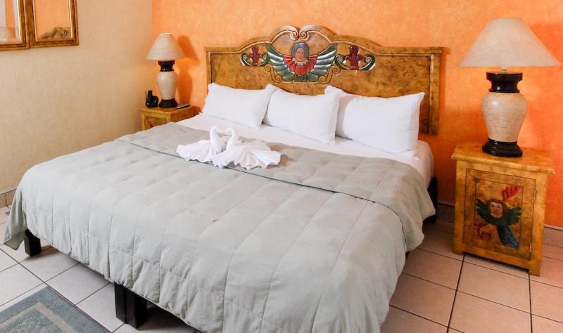 Hotel & Suites Galeria Morelia Room photo